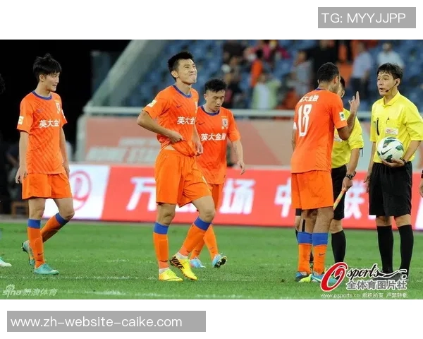 上海申鑫迎战山东鲁能全力争胜期待精彩对决与球迷共庆足球盛宴